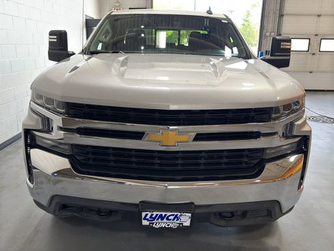 Used 2020 Chevrolet Silverado 1500 LT w/ Convenience Package AWD/4WD image 8