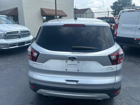 Used 2017 Ford Escape SE w/ SE Cold Weather Package FWD image 5