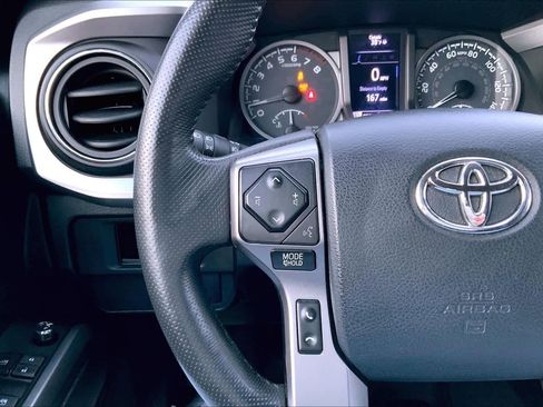 Used 2016 Toyota Tacoma SR5 w/ SR5 Appearance Package (SN) image 24