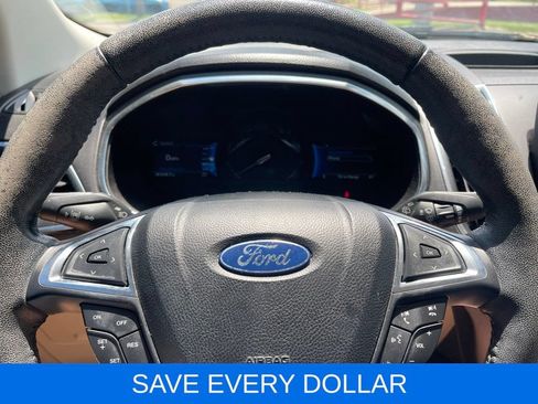 Used 2021 Ford Edge Titanium FWD image 8