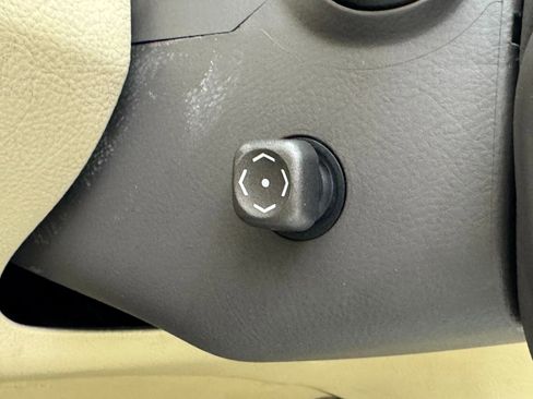 Used 2012 Lexus LS 460 w/ Comfort Pkg image 18