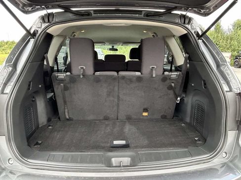 Used 2017 Nissan Pathfinder S AWD/4WD image 9