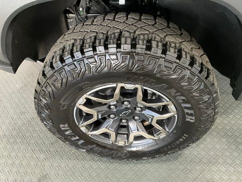 Used 2026 Chevrolet Colorado ZR2 w/ Technology Package image 62