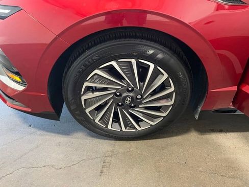 Used 2025 Hyundai Sonata SEL FWD image 30