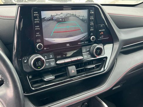 Used 2022 Toyota Highlander XSE AWD/4WD image 19