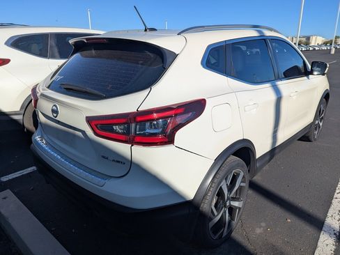 Certified 2022 Nissan Rogue Sport SL image 5