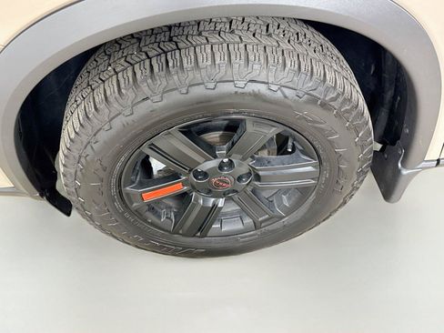 Used 2025 Nissan Rogue SV AWD/4WD image 29