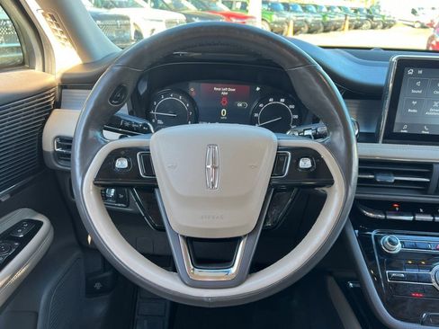 Used 2022 Lincoln Corsair Standard Sport Utility w/ Premium Package image 25