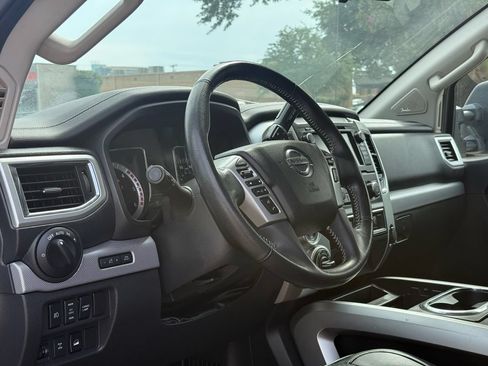 Used 2019 Nissan Titan PRO-4X w/ Pro-4x Utility Package AWD/4WD image 7