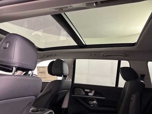 New 2026 Mercedes-Benz GLS 580 4MATIC image 23