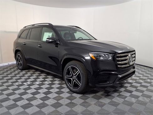 Used 2025 Mercedes-Benz GLS 450 4MATIC image 9