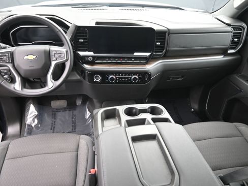 Used 2024 Chevrolet Silverado 1500 LT image 16