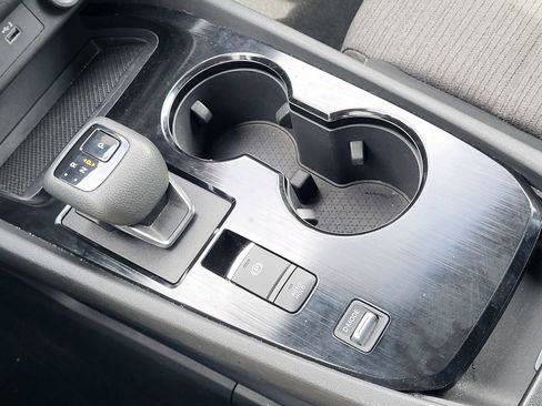 Used 2023 Nissan Rogue SV image 18