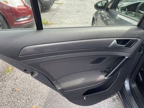 Used 2018 Volkswagen Golf S FWD image 18