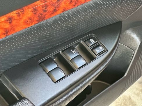 Used 2012 Subaru Outback 2.5i Limited image 10