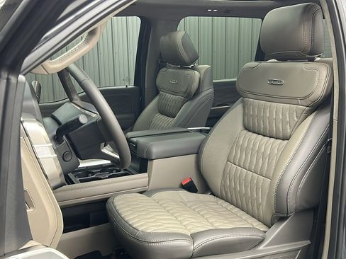 Used 2026 Ford F450 Platinum w/ Platinum Plus Package image 35