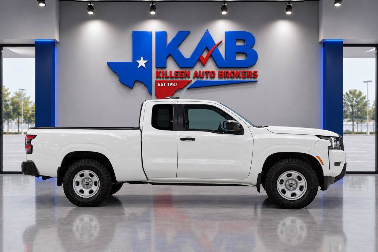Used 2024 Nissan Frontier S w/ Technology Package AWD/4WD image 2