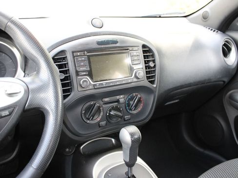 Used 2016 Nissan Juke S FWD image 11