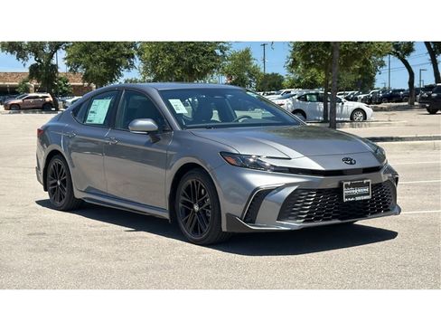 New 2026 Toyota Camry SE FWD image 3