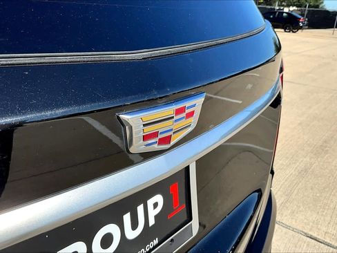 Used 2023 Cadillac XT6 Premium Luxury w/ Technology Package image 9