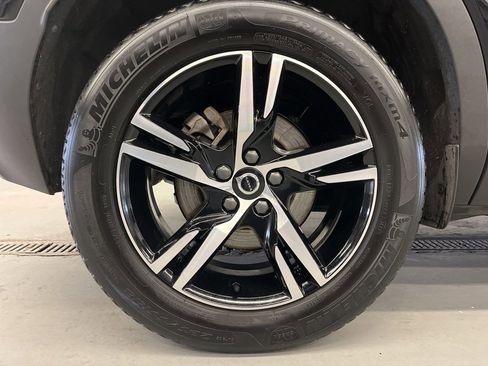 Used 2023 Volvo XC40 B5 Core w/ Protection Package Premier image 34