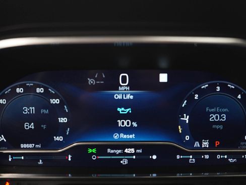 Used 2022 Chevrolet Suburban RST w/ Luxury Package AWD/4WD image 19