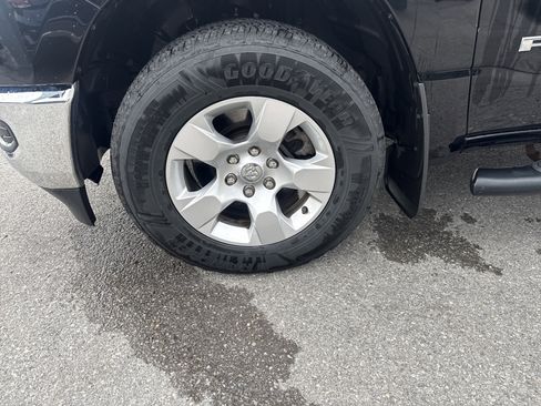 Used 2020 RAM 1500 Big Horn AWD/4WD image 11