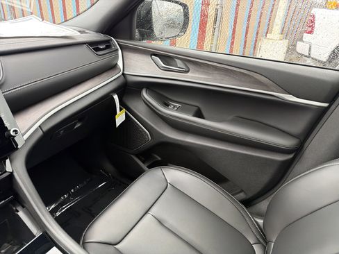 New 2026 Jeep Grand Cherokee L Limited AWD/4WD image 24