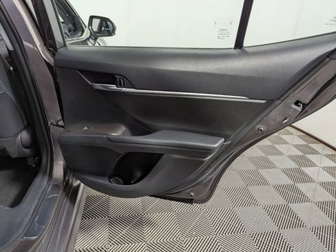 Used 2022 Toyota Camry SE w/ Convenience Package image 39