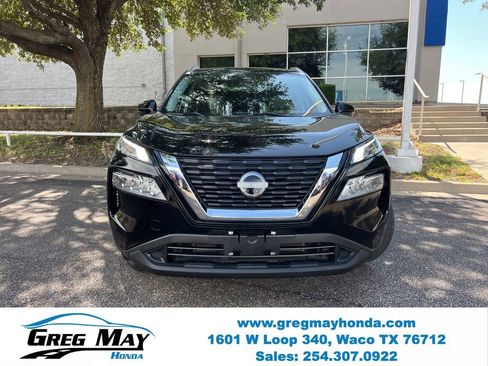 Used 2022 Nissan Rogue SV w/ SV Premium Package FWD image 2
