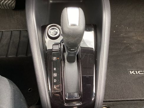 Used 2022 Nissan Kicks S image 23