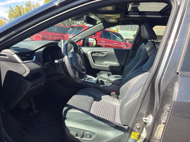 Used 2021 Toyota RAV4 XSE AWD/4WD image 4