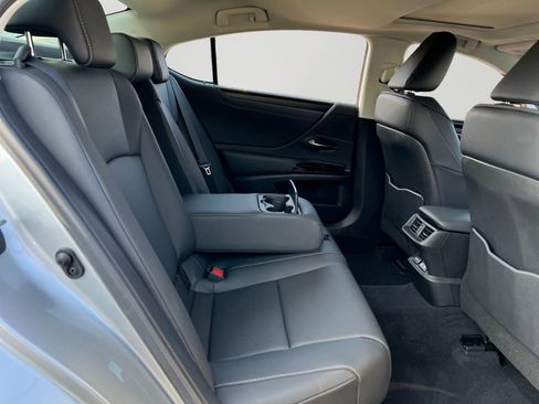 Certified 2024 Lexus ES 350 w/ Premium Package image 9