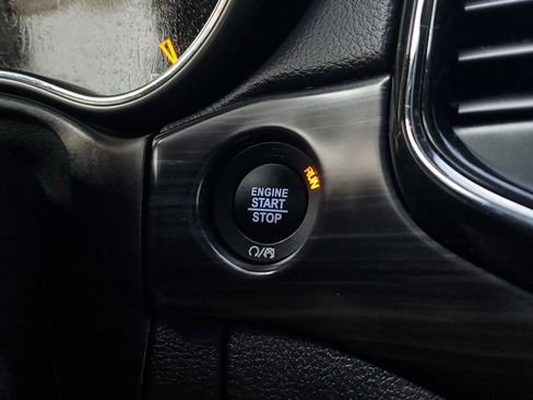 Used 2022 Jeep Grand Cherokee Laredo X image 30