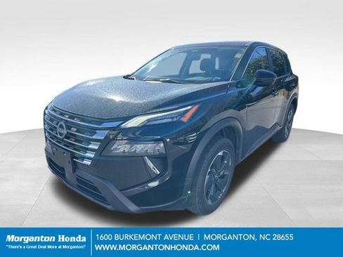 Used 2024 Nissan Rogue SV image 3