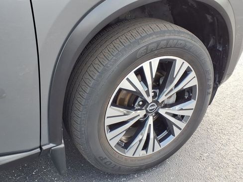 Certified 2023 Nissan Rogue SV image 18