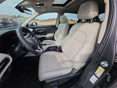Used 2026 Honda HR-V EX-L image 11