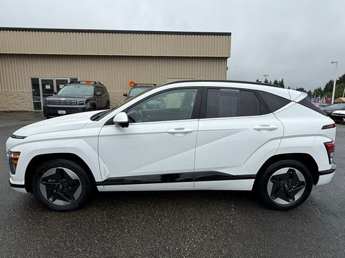 Certified 2025 Hyundai Kona Limited FWD image 5