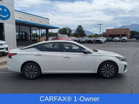 Used 2025 Nissan Altima 2.5 SV FWD image 2