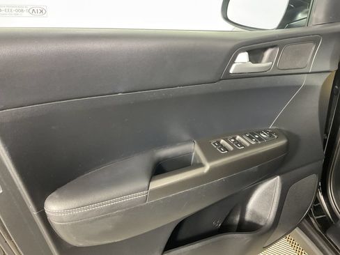 Used 2021 Kia Sportage LX FWD image 16