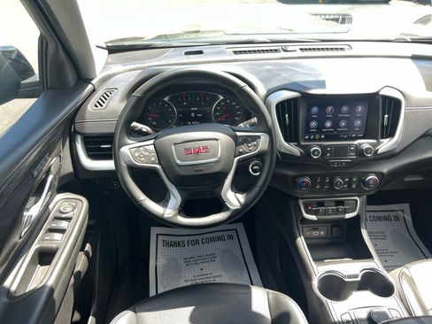 Used 2024 GMC Terrain SLT AWD/4WD image 2