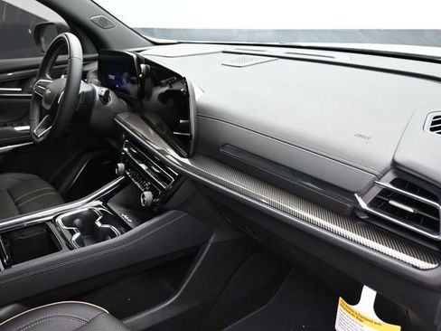 New 2025 Chevrolet Traverse High Country FWD image 43