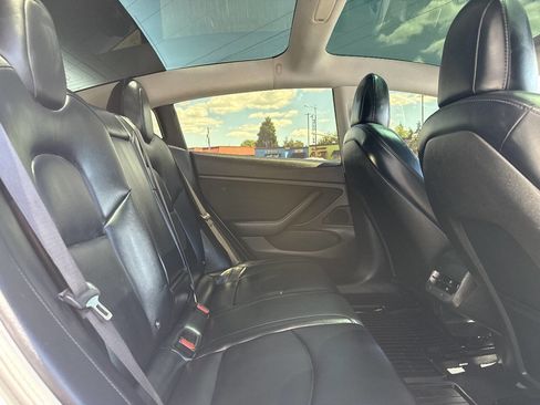 Used 2018 Tesla Model 3 Long Range RWD image 14