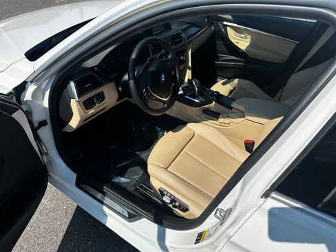 Used 2018 BMW 330i xDrive Sedan w/ Convenience Package image 9