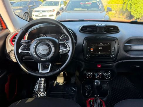 Used 2016 Jeep Renegade Trailhawk AWD/4WD image 27