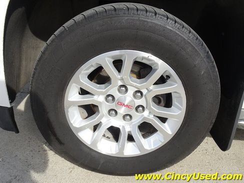 Used 2016 GMC Yukon XL SLT AWD/4WD image 32