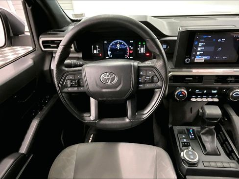 Used 2025 Toyota Tacoma SR5 AWD/4WD image 6