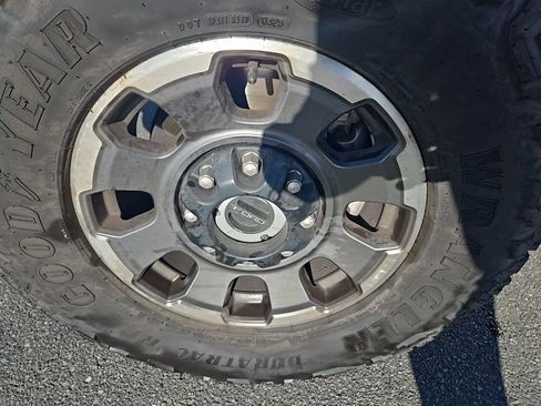 Used 2024 Ford F250 Platinum w/ Tremor Off-Road Package image 42