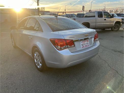 Used 2012 Chevrolet Cruze LS w/ Connectivity Package image 7