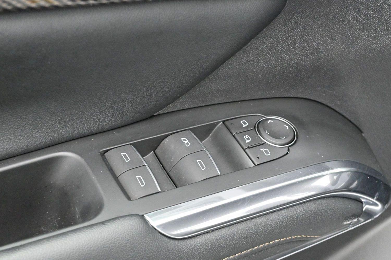Used 2025 Chevrolet Traverse High Country FWD image 14